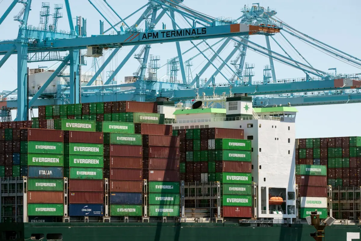 El déficit del comercio exterior de EE.UU. bajó el 4,1 % en junio