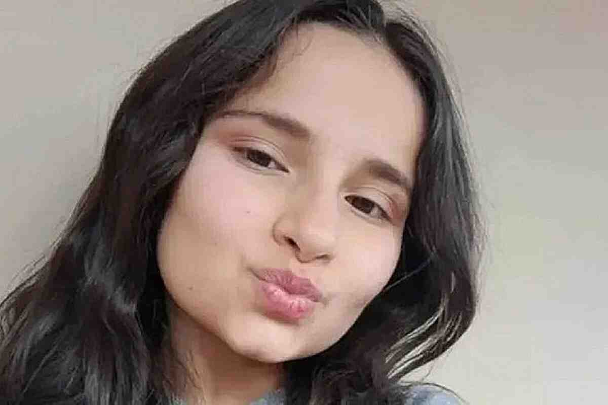 Murió al saludar a sus amigos: adolescente chocó contra un poste al asomarse por el colectivo- sacó cabeza del bus en Nova Friburgo