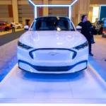 Ford es investigada en EE.UU. por repetidos problemas con la batería del Mustang Mach-E