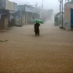 La India prosigue las labores de rescate por las fuertes lluvias en el norte del país