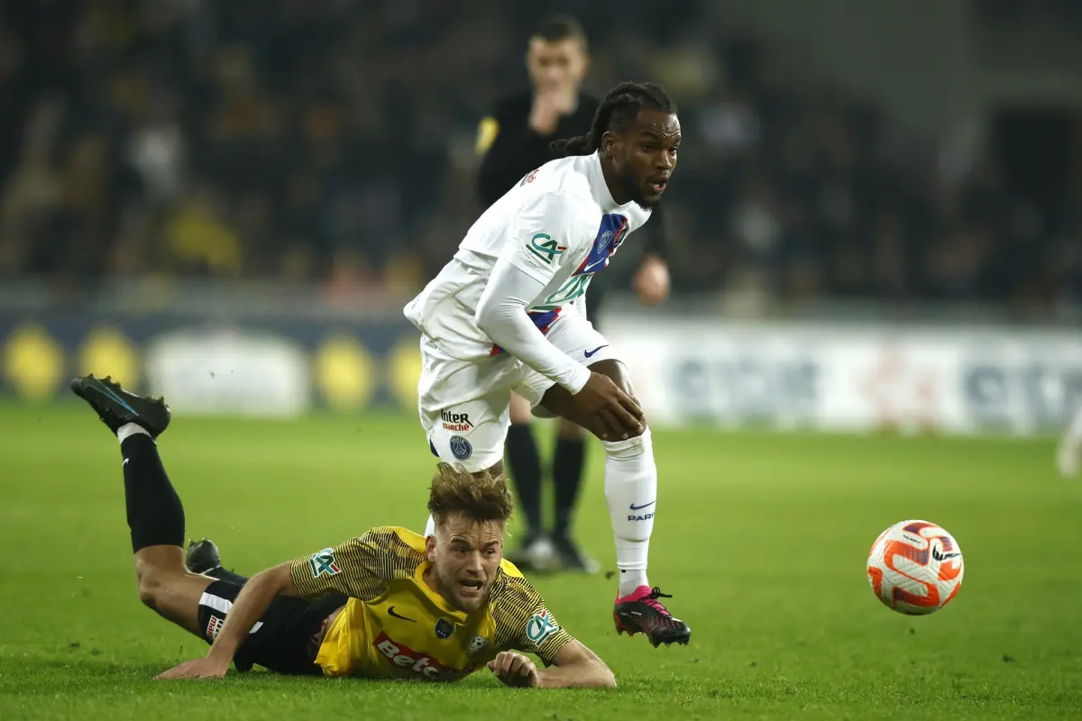 La Roma anuncia el fichaje del portugués Renato Sanches, que suma a Paredes