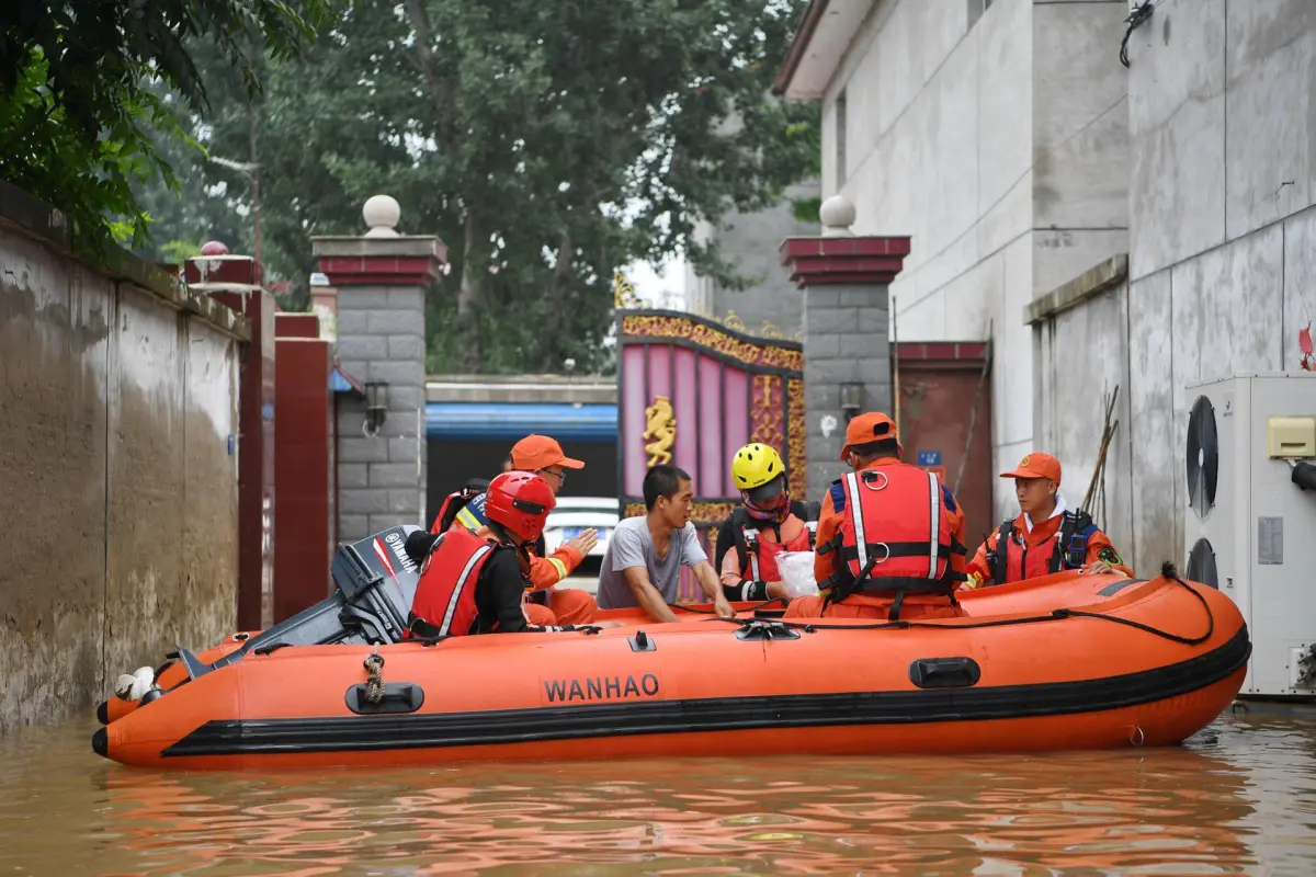 La ciudad china de Zhuozhou termina aislamiento de 72 horas a causa de las fuertes lluvias