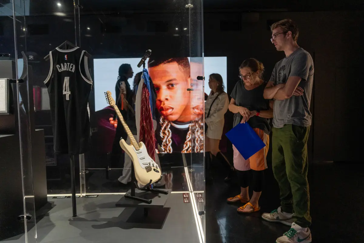 La historia del rapero Jay-Z, inspiración de masas en su Brooklyn natal