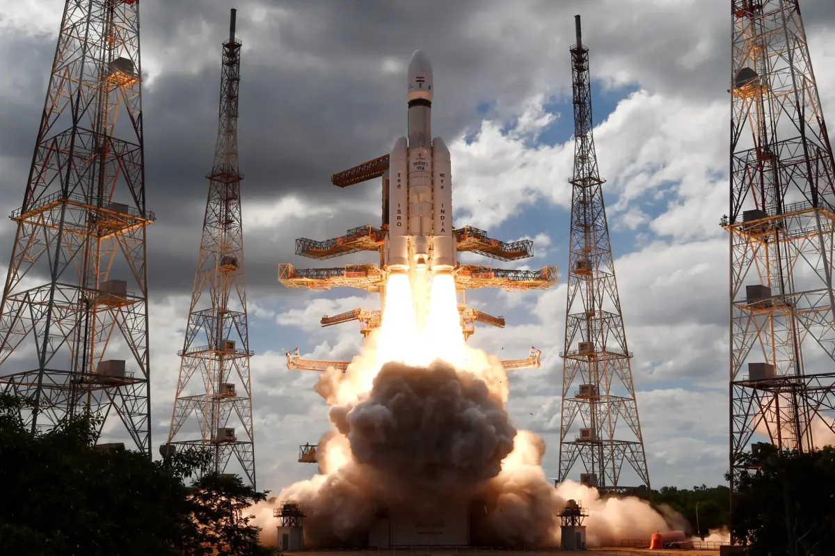 La nueva carrera espacial entre la India y Rusia por alcanzar el polo sur de la Luna