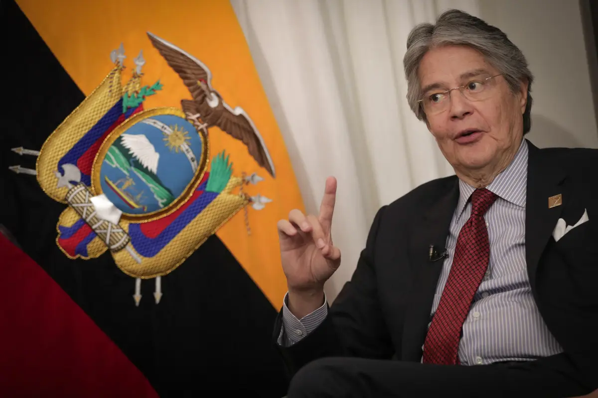 Lasso ordena protección militar para candidatos presidenciales del balotaje en Ecuador