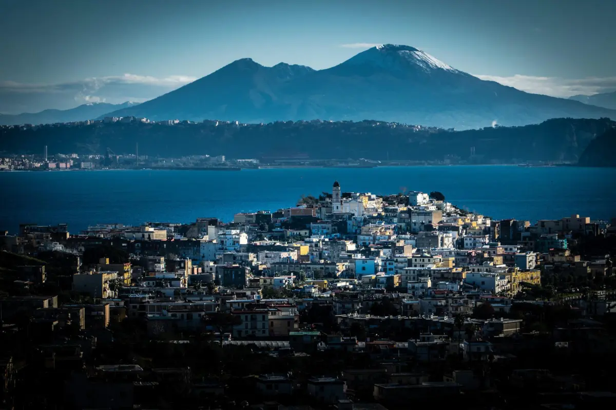 Los habitantes de Nápoles salen a la calle tras varios terremotos sin daños