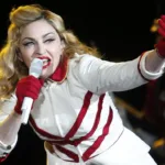 Madonna cumple 65 años recuperándose para su gira mundial y sin ganas de parar