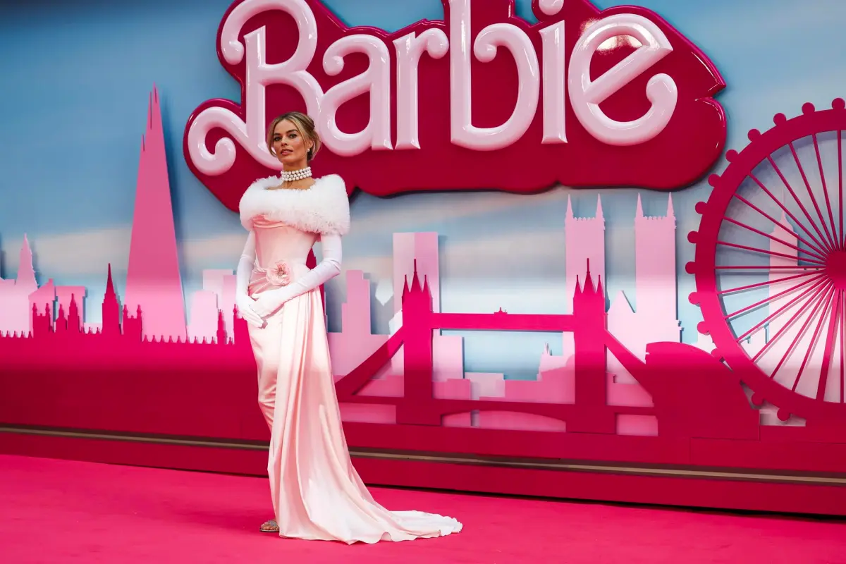 Margot Robbie ganará 45 millones de euros en sueldo y por la taquilla de “Barbie”