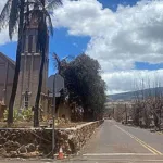 Iglesia católica Maria Lanakila resiste las llamas en Maui, en Hawai