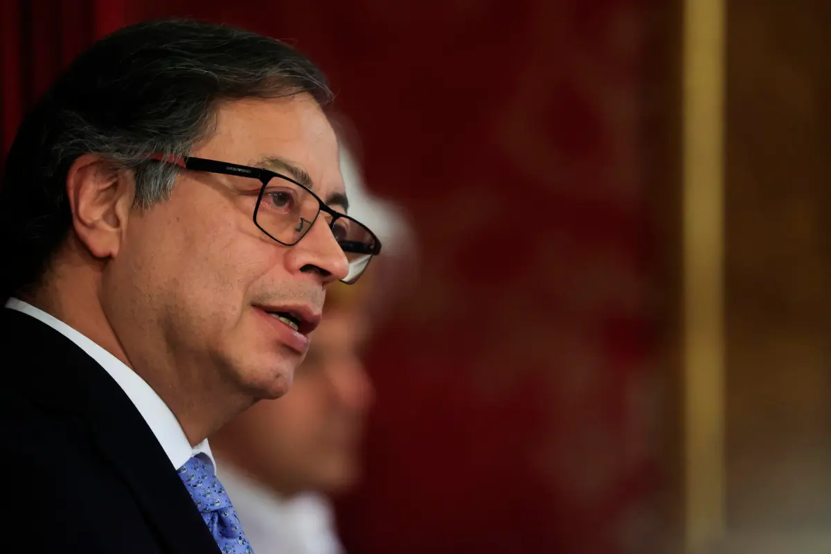 Petro cumple un año de Gobierno con logros en la paz pero acosado por los escándalos --- Petro celebra aprobación de la Reforma Pensional: "Conquista social del pueblo trabajador"