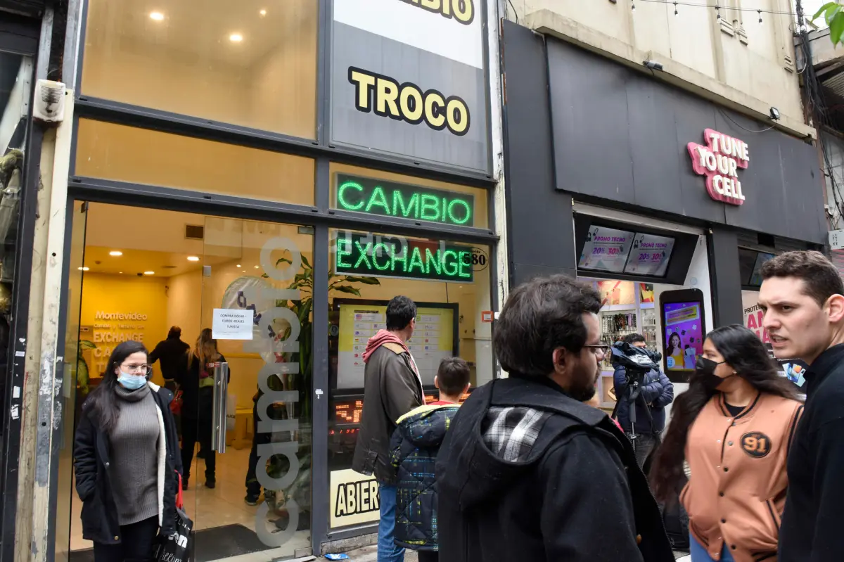 Tsunami electoral en Argentina cataliza salto cambiario y sacude a los mercados