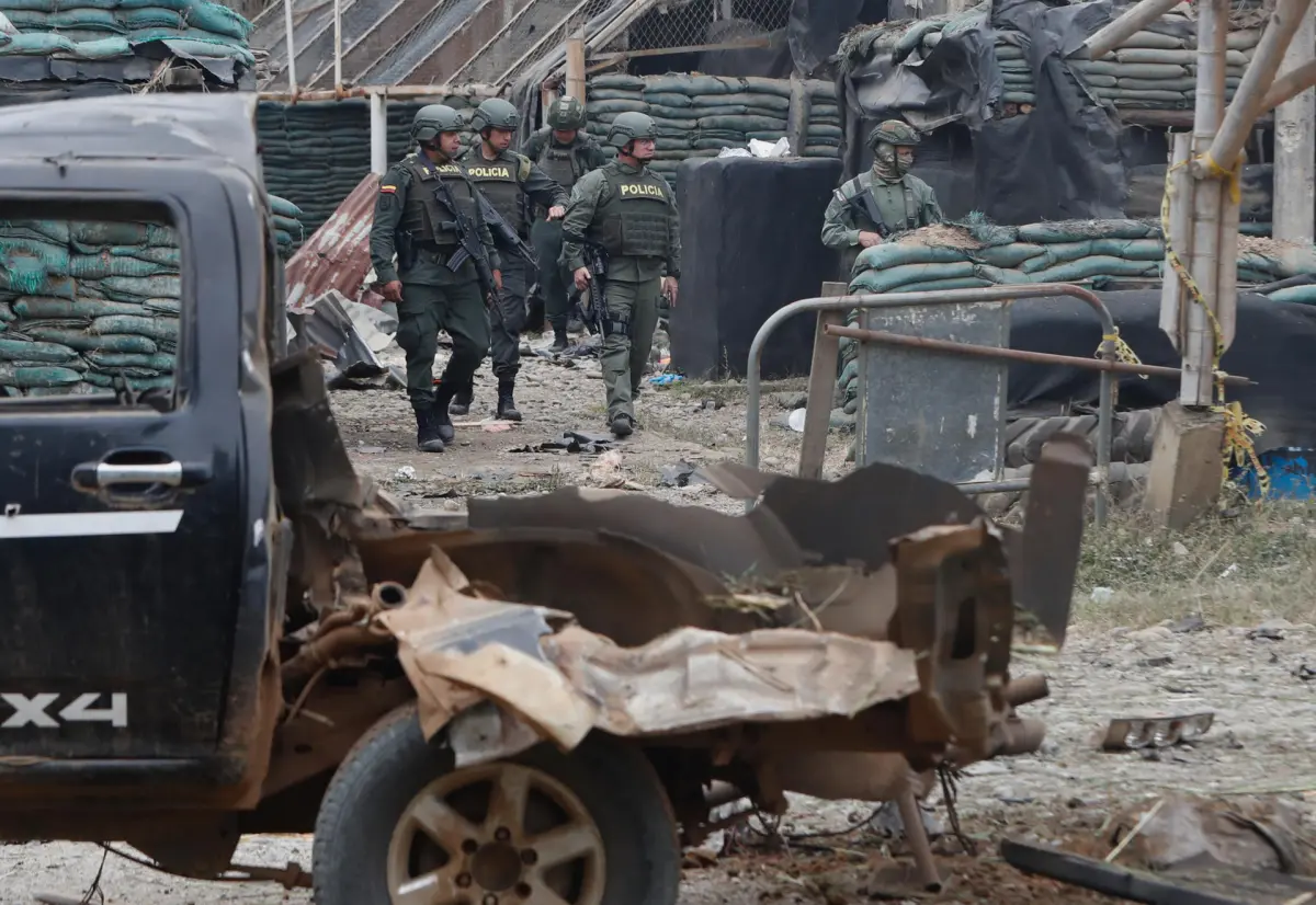 Un policía muere tras la detonación de un carro bomba en el suroeste de Colombia