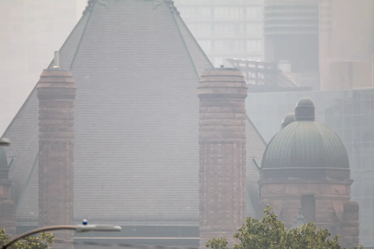 Una región de Canadá declara el estado de emergencia por una ola de incendios