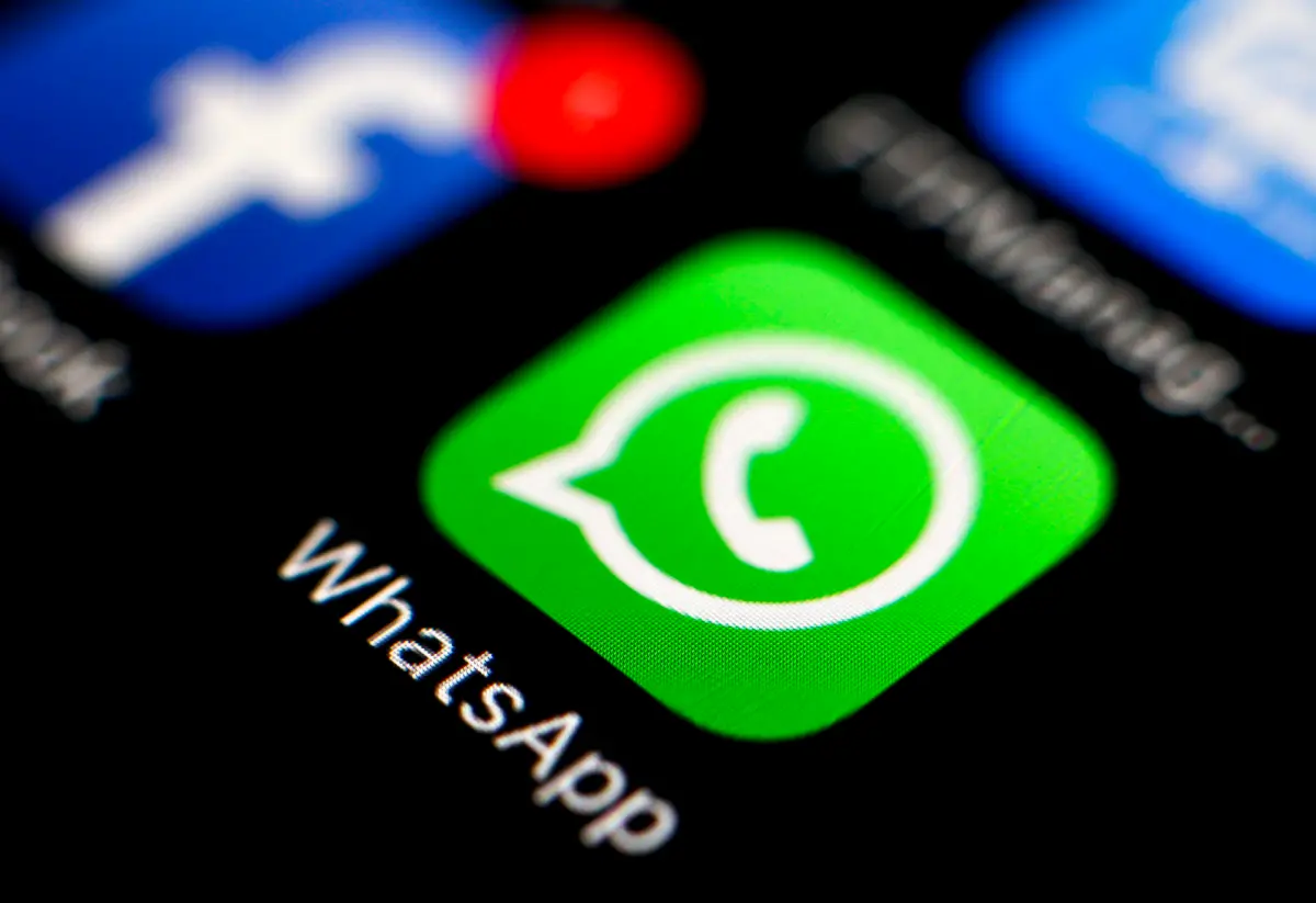Cómo activar el ‘modo oscuro real’ en WhatsApp: la nueva función que promete negros puros y menor consumo