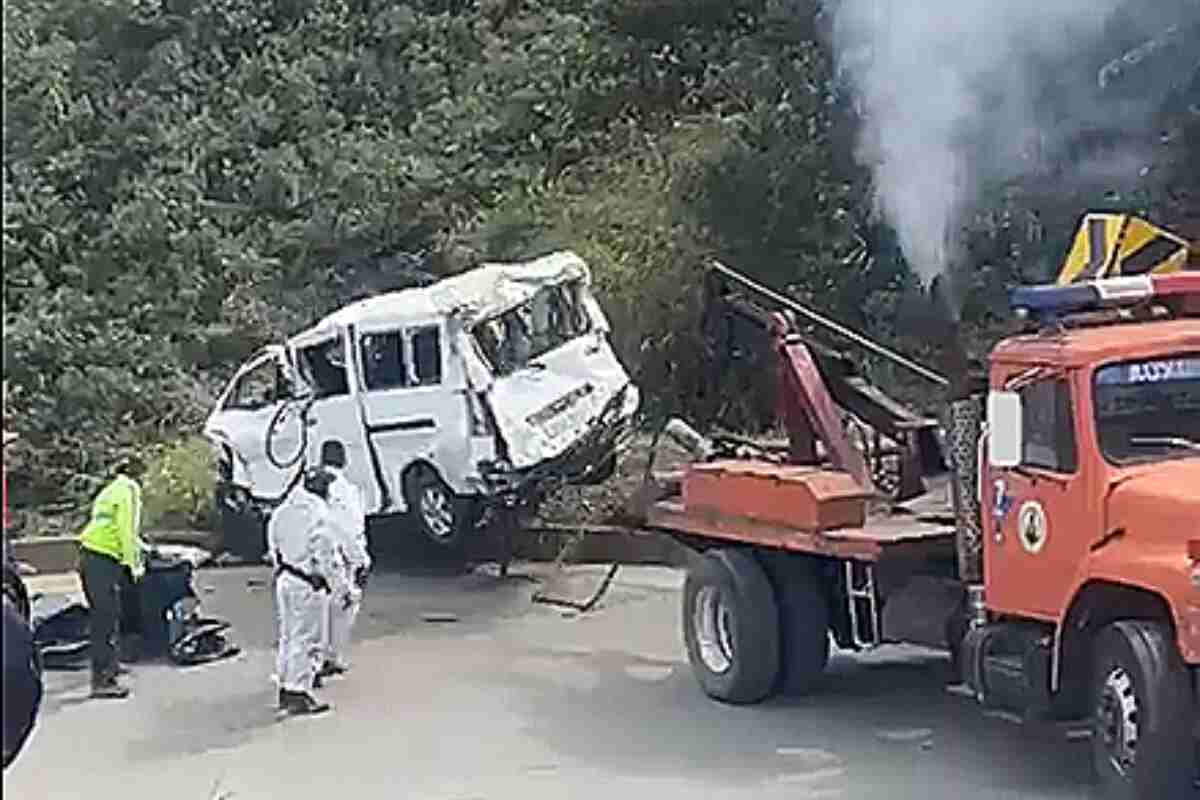 Accidente fatal en Bolívar: una furgoneta cae 300 metros y mata a cinco personas