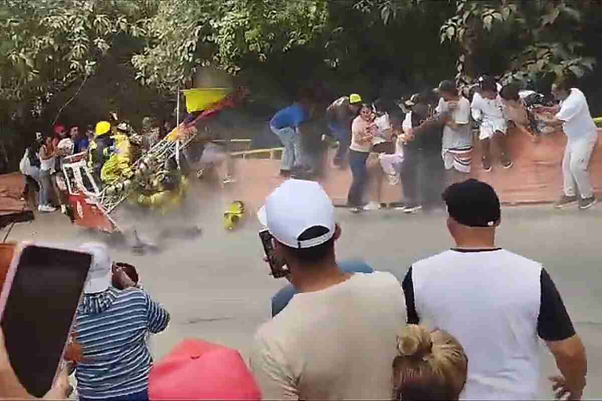 Grave accidente en Bello: Carro de rodillos se estrella contra espectadores dejando 11 heridos
