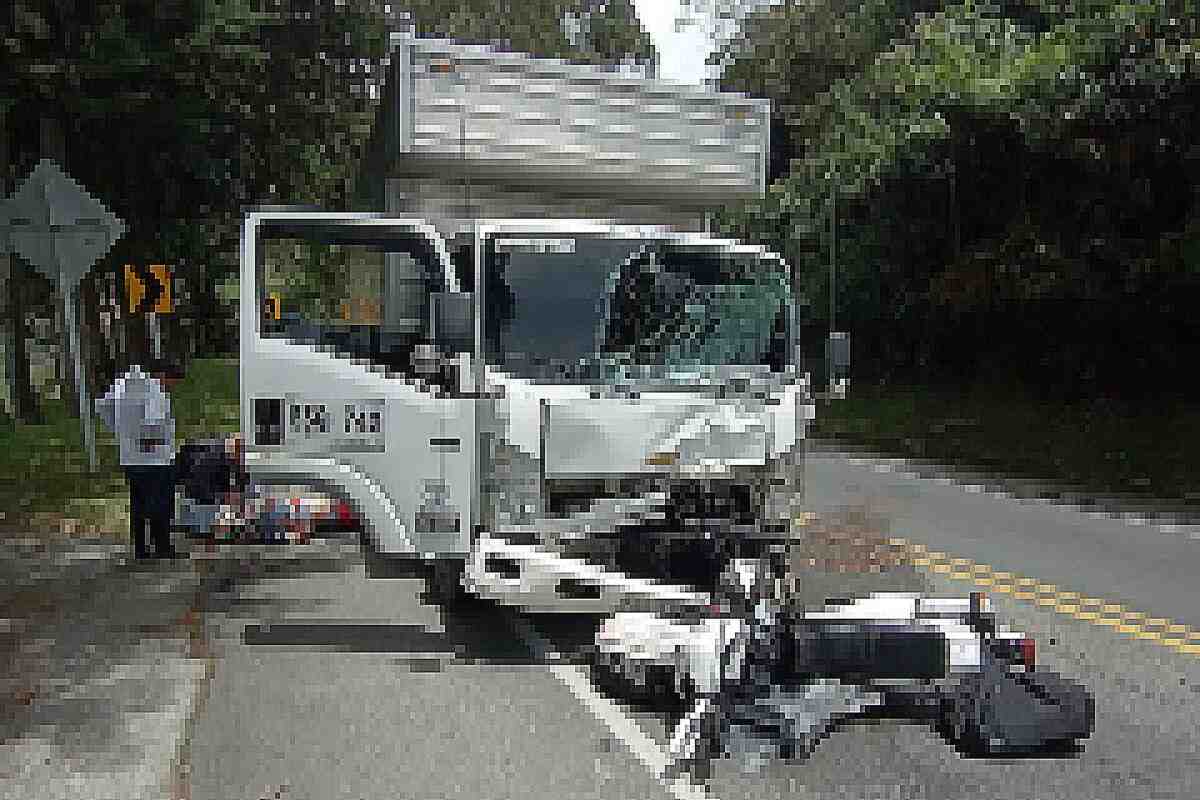 Fatal accidente en Donmatías: Un motociclista muere al impactar de frente contra un furgón