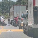 Choque entre moto y camión deja un muerto en la vía Rionegro-El Carmen de Viboral
