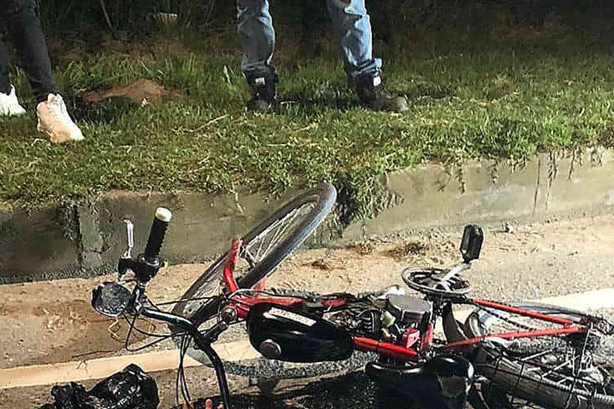 Ciclista muere al ser arrollado por carro en el oriente antioqueño: iba con una bicicleta eléctrica