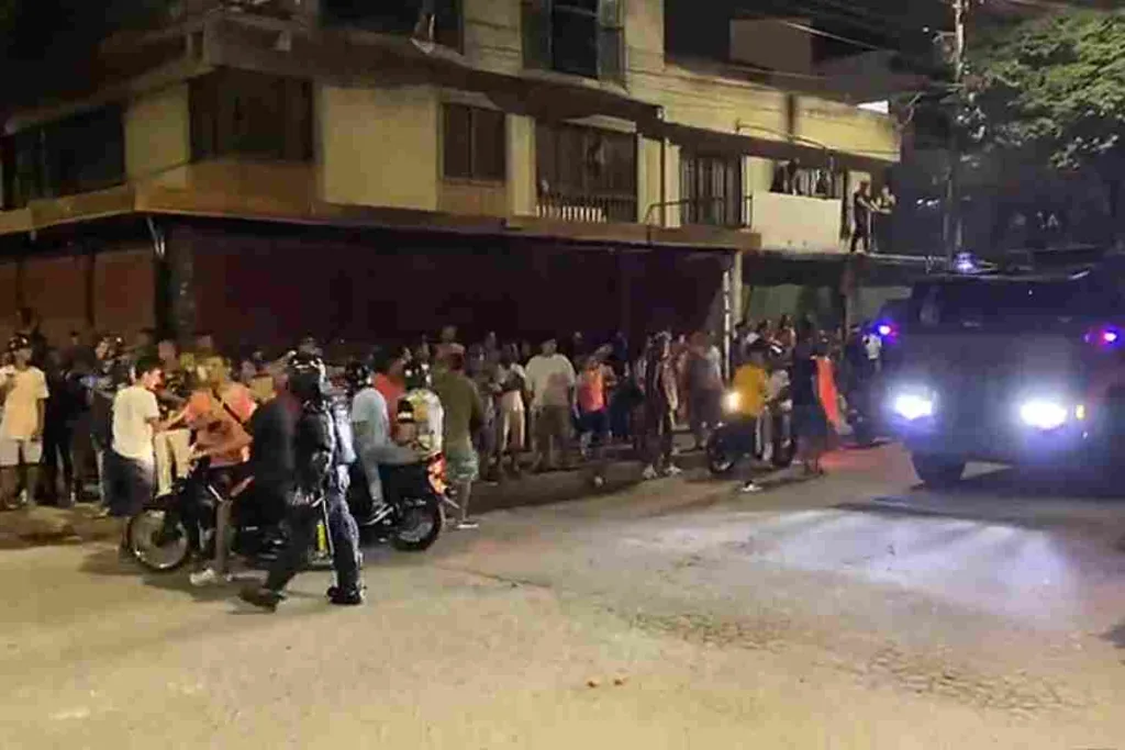 Comunidad intenta linchar a un docente señalado de abusar de una alumna en el colegio Santa Isabel de Hungría de DECEPAZ, en ORIENTE DE CALI