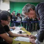 ¿Quién será el próximo presidente de Ecuador? Los votantes acuden a las urnas en elecciones cruciales