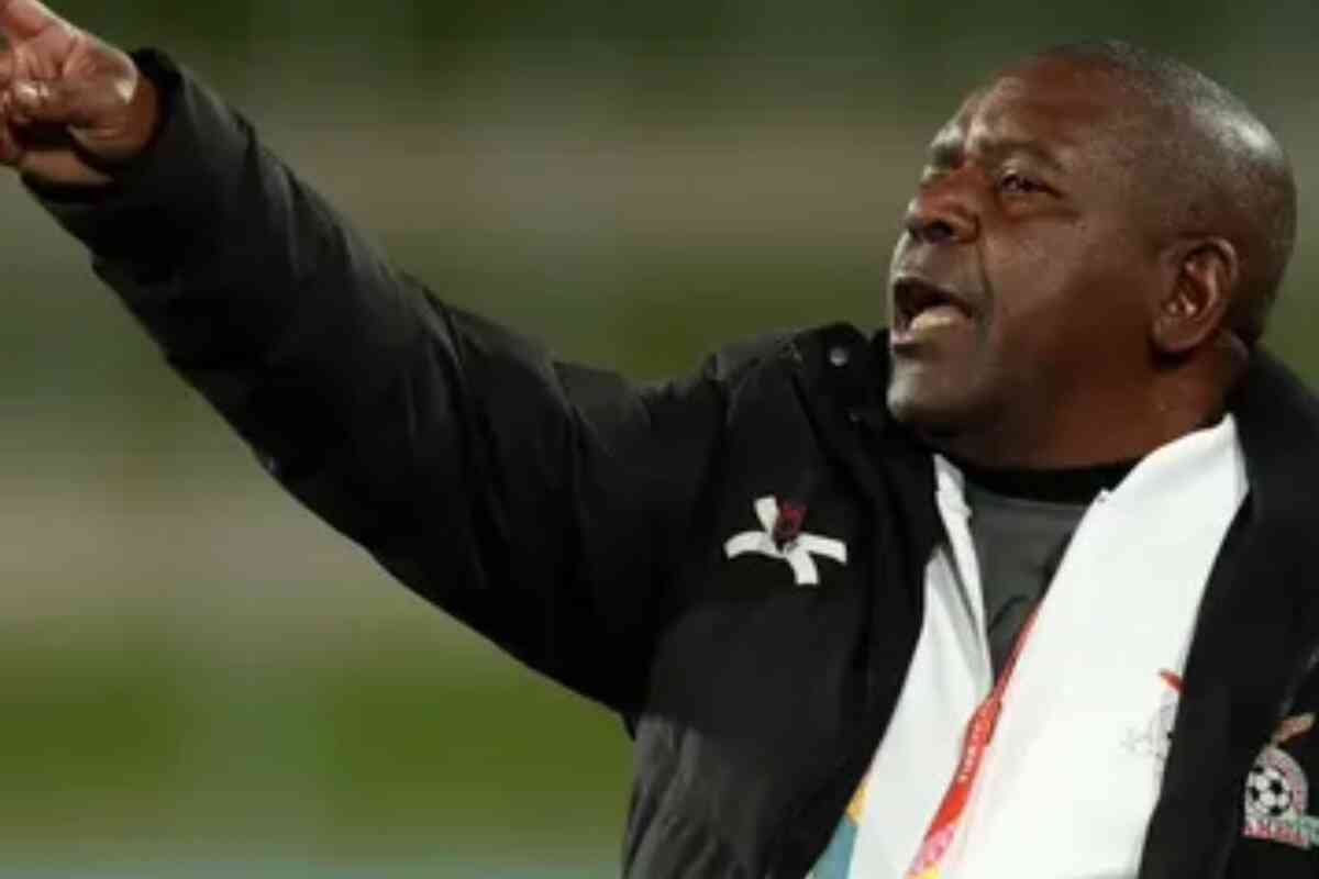 Bruce Mwape: Entrenador de Zambia enfrenta acusaciones por presuntamente tocar los senos de las jugadoras