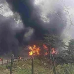 un camión de EPM que transportaba gas natural se volcó en la vía Guatapé-San Rafael y posteriormente explotó