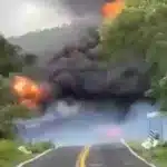 Pipa de Gas Explota y Deja 8 Personas Muertas en la Autopista México-Acapulco