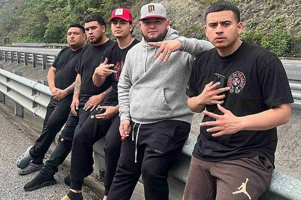 Asesinan a balazos a un miembro del equipo de seguridad de Fuerza Regida en la carretera