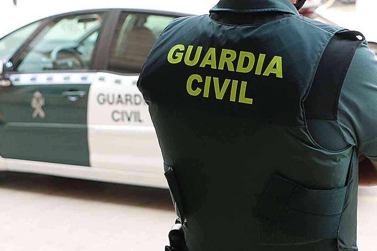 Atropello y Choque en Benicarló: Hombre embiste a su pareja y estrella coche contra vivienda---Madre colombiana detenida por abusar económicamente y sexualmente de sus hijas en España-colombianos