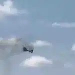 Dos muertos y 4 heridos al estrellarse helicóptero del sheriff contra residencia en Pompano Beach