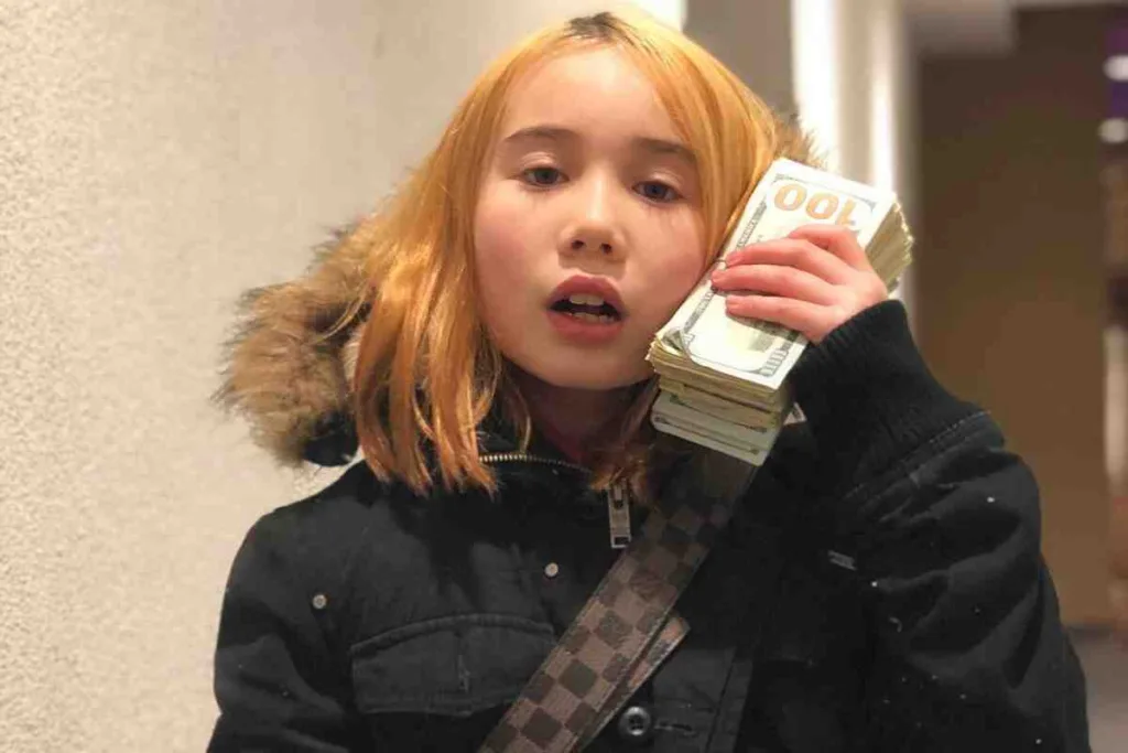 Lil Tay, la rapera que se hizo famosa por presumir de dinero, fallece a los 14 años junto a su hermano