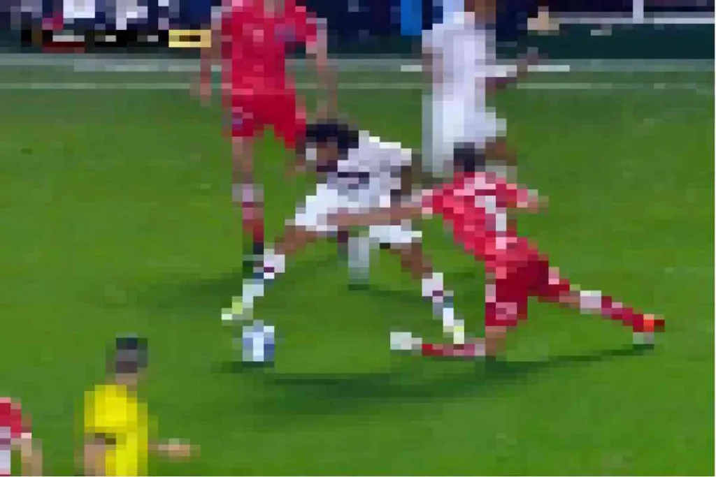 Jugador de Argentinos Juniors se quiebra la pierna tras chocar con Marcelo