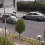 Robo en Quito: mujer es arrastrada por su vehículo mientras pide ayuda
