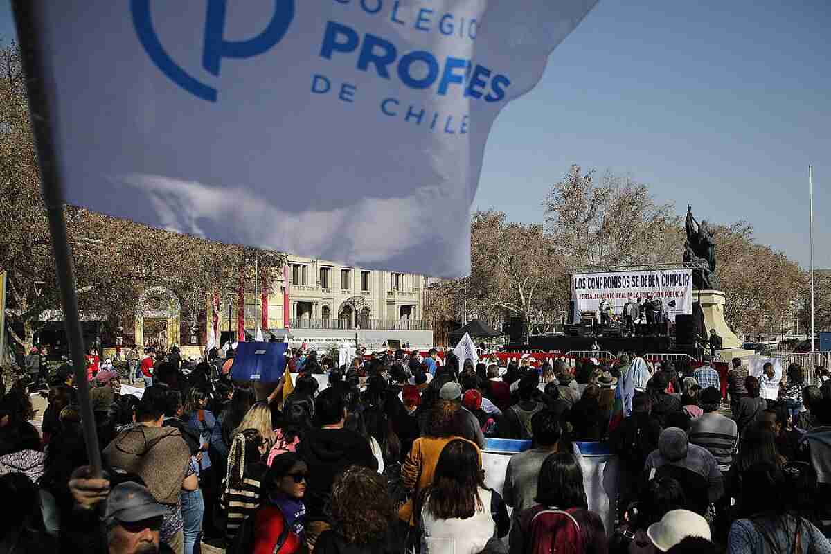 Sin acuerdo con el Gobierno: Profesores chilenos inician paro nacional indefinido