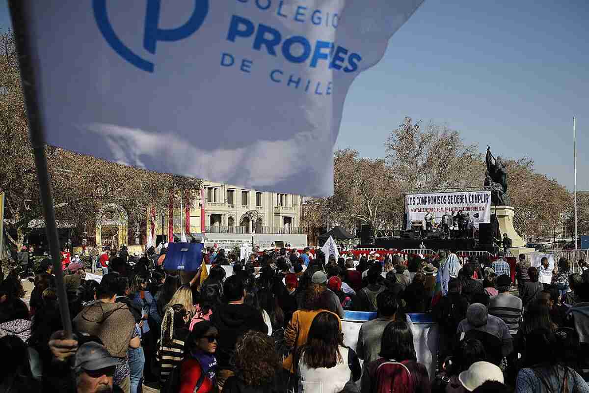 Paro nacional indefinido: Profesores chilenos rechazan oferta del Gobierno y se movilizan