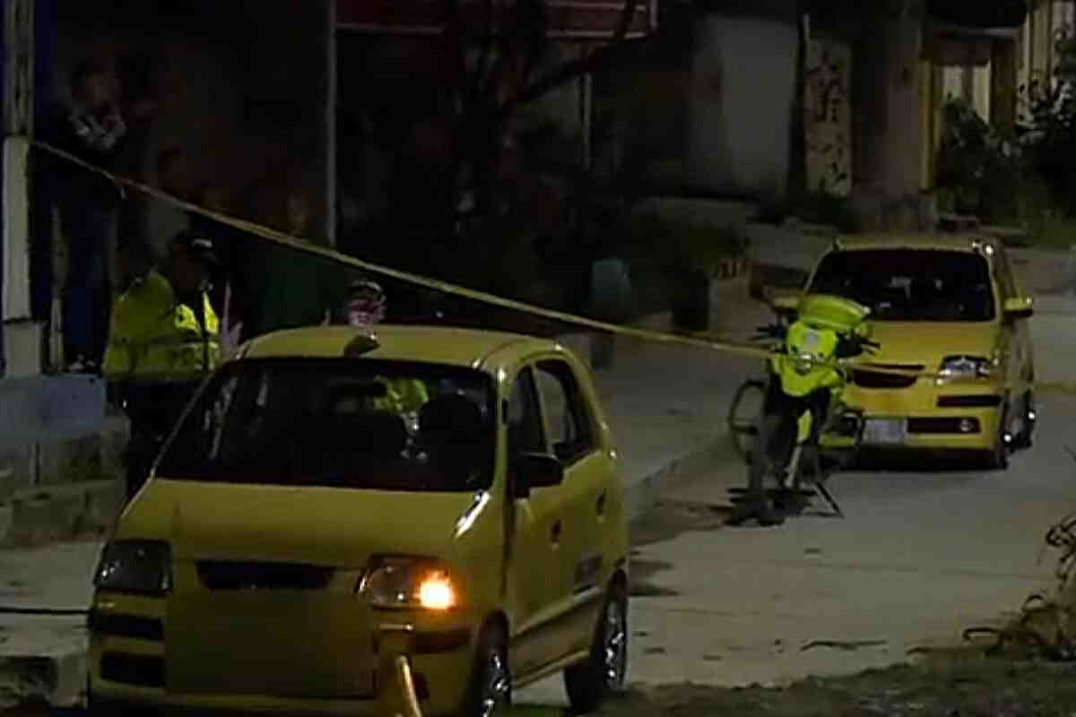 Balacera entre policía y ladrones en Bogotá: asaltaron un bus del SITP y uno murió
