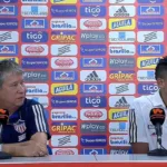 La rueda de prensa que se hizo viral: 'Bolillo' Gómez y Gabriel Fuentes se enfrentan a periodistas tras empate del Junior