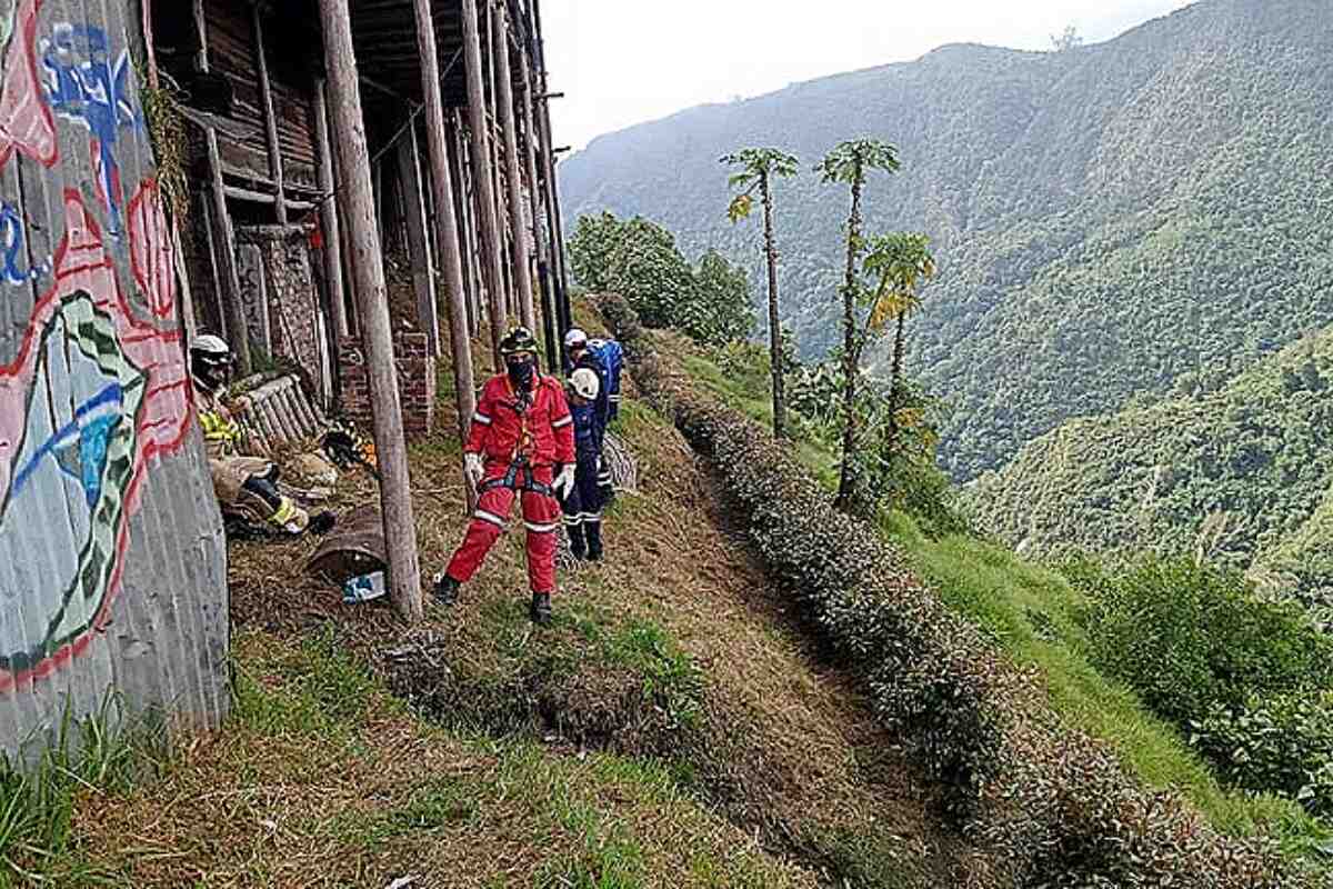 Hombre se lanza al vacío mientras se tomaba fotos en el Salto del Tequendama