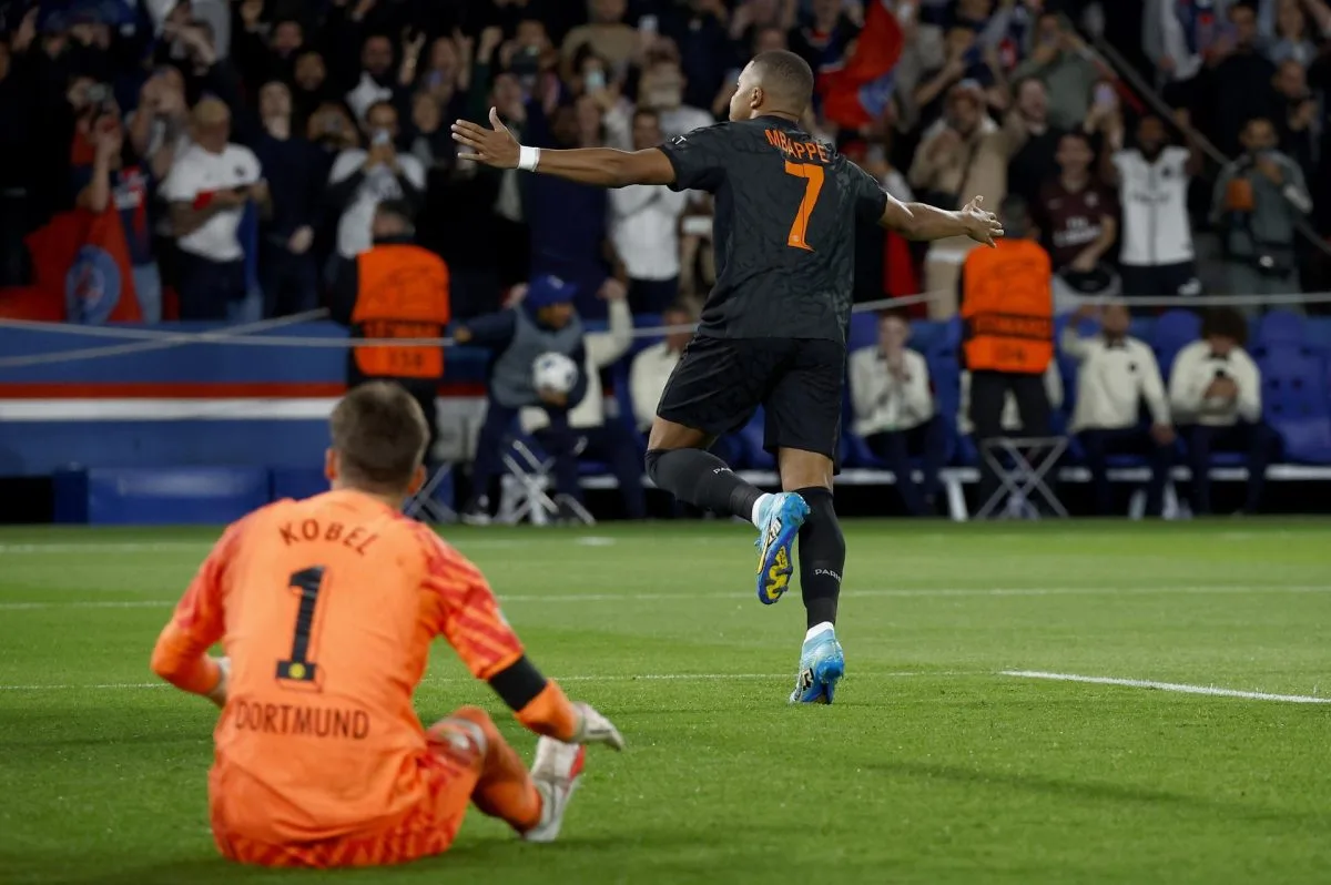 2-0. Mbappé descorcha y el PSG inicia la Champions con un nítido triunfo ante el Borussia