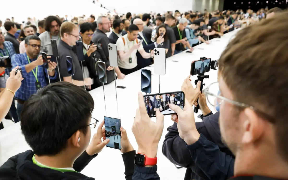 Apple lanza su primer iPhone con un puerto USB-C 1