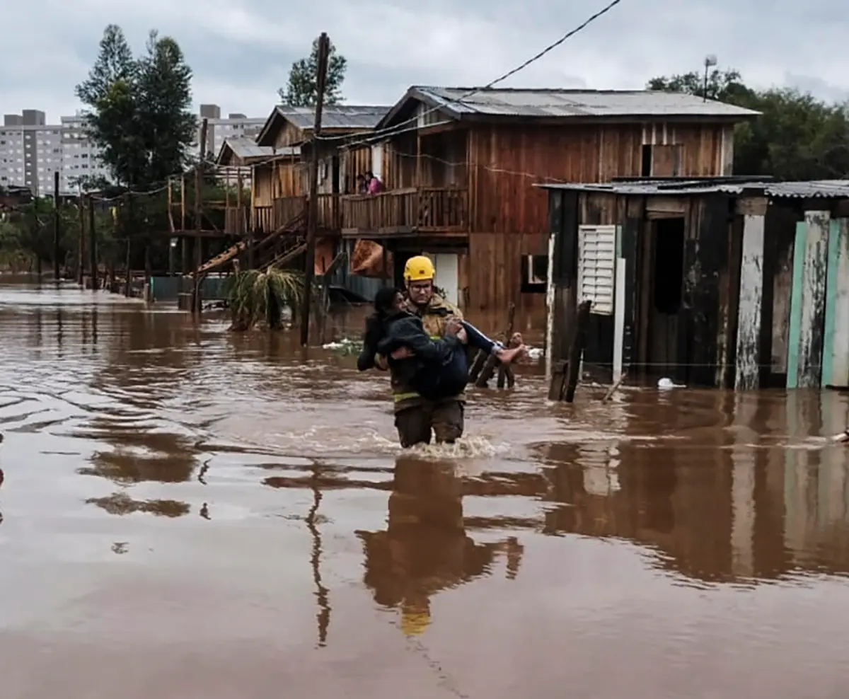 Aumentan a 22 los muertos por el paso de un ciclón por el sur de Brasil