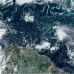 Avanza la tormenta Philippe sin amenazas en tierra ni pronto aumento de potencia