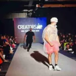 Fred Beyer, el YouTuber que se vistió de bolsa de basura para la Semana de la Moda de Nueva York