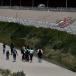Casi 700 migrantes murieron en frontera EEUU-México en 2022, la ruta terrestre más letal