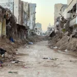 El calentamiento global y errores de construcción disparan la devastación por lluvias