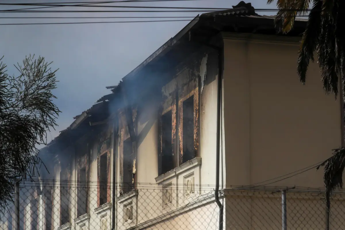 El crimen organizado abruma a Ecuador con hasta cuatro carros bomba y motines en cárceles
