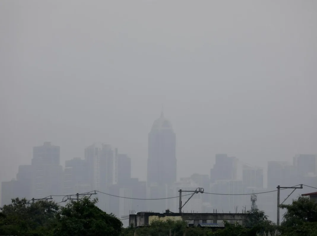 Filipinas emite una alerta por los gases tóxicos expulsados por el volcán Taal