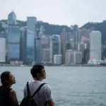 Hong Kong, en alerta máxima por primera vez en 5 años ante la llegada del tifón Saola