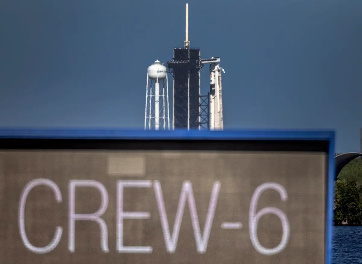 La Dragon se separa de la EEI y la Crew-6 inicia su regreso a la costa de Florida